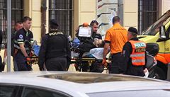 Postřelený lupič před prodejnou v Opletalově ulici. | na serveru Lidovky.cz | aktuální zprávy