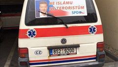 Demonstranti p�ed �tábem SPD.