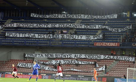 Transparent fanouk Sparty pi zápase s Baníkem Ostrava.
