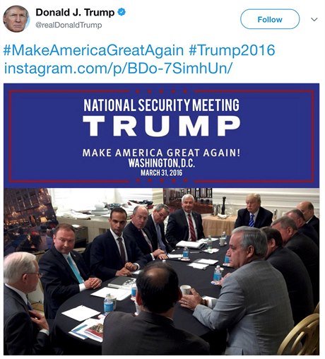 Snímek z Twitteru Donalda Trumpa. Papadopoulos (tetí zleva) na zasedání...