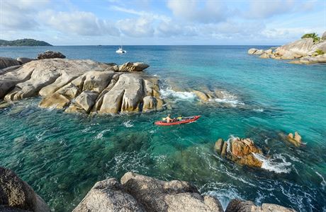 Seychely jsou ideální lokalitou pro dovolenou na plachetnici