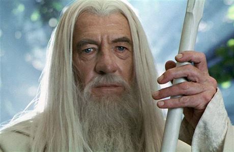 Ian McKellen jako Gandalf v Tolkienov Pánovi prsten.