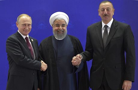 Vladimir Putin, íránský prezident Rúhání a prezident Ázerbajdánu Ilham Aliyev...