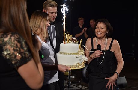 Zpvain tm vnoval Kubiov dort k 75. narozeninm.