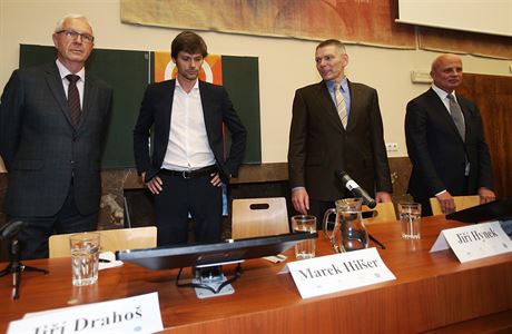 Prezidentská debata na Právnické fakult (zleva): Jií Draho, Marek Hiler,...