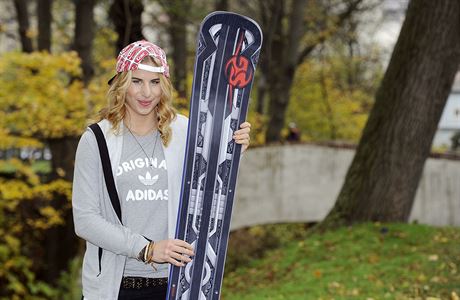 Lyaka a snowboardistka Ester Ledeck ped novou - a olympijskou - sezonou.