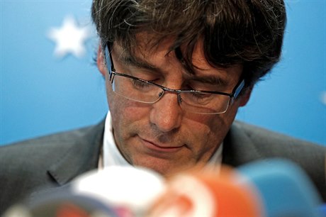 Carles Puigdemont na tiskové konferenci v Bruselu.