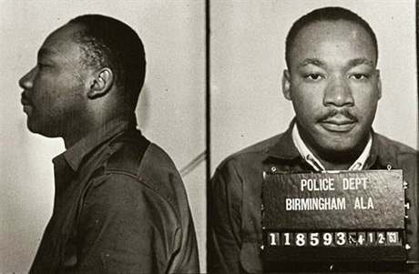 Dokumenty FBI tvrdí, e ml Martin Luther King adu mimomanelských pomr a...