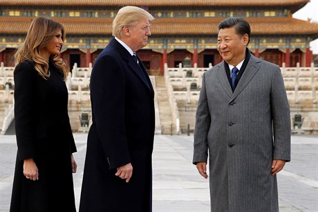 Setkání Donalda Trumpa a jeho manelky s ínským prezidentem Si-in-pchingem.