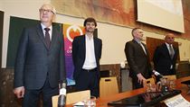 Prezidentsk debata na Prvnick fakult (zleva): Ji Draho, Marek Hiler,...