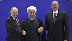 Putin v Íránu nabídl podporu jaderné dohodě, kterou Trump hrozí vypovědět