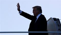 Americký prezident Donald Trump navštívil Havaj. cestou na asijské turné. | na serveru Lidovky.cz | aktuální zprávy
