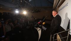 Tisková konference, na které Topolánek oznamuje kandidaturu na prezidenta.