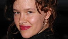 De La Huerta od mládí hrála ve filmech a fotila jako modelka.