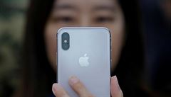 Kvůli iPhonům čelí Apple obvinění z podvodu s cennými papíry, měl tajit pokles poptávky