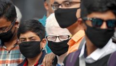 Chalpci v Novém Dillí nosí rouky, aby nedýchali tolik toxických látek ze...