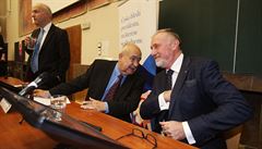 Prezidentská debata na Právnické fakult (zleva): Pavel Fischer, Petr Hannig a...