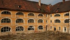 Terezínské bývalé Dráanské kasárny po silné íjnové vichici dostala poslední...