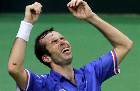 Radek pánek slaví triumf ve finále Davis Cupu 2012.