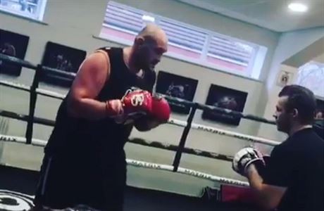 Tyson Fury je zpt v trninku.