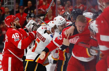 NHL: Calgary Flames at Detroit Red Wings