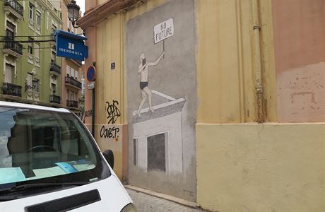 Heslo ádná budoucnost na zdi domu ve panlské Valencii.