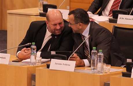 Jaroslav Komnek (vlevo) a Jaroslav Foldyna na ustavujc schzi zastupitelstva...