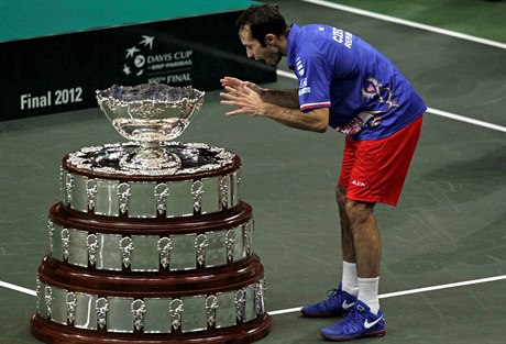 Radek Štěpánek slaví triumf ve finále Davis Cupu 2012.