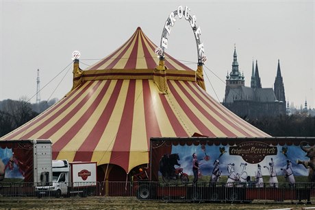 Národní cirkus Originál Berousek na Letné.