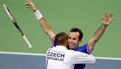 Radek pánek slaví triumf ve finále Davis Cupu 2012.
