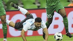 Argentinec Agüero nedohrál zápas s Nigérií. Zkolaboval o přestávce v šatně