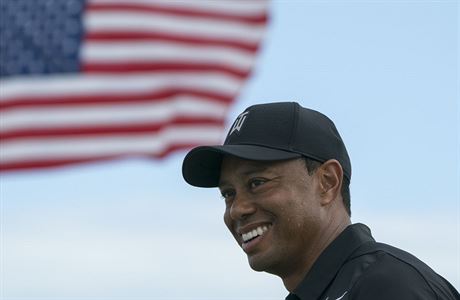 Tiger Woods pi trninku.