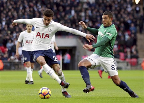 Tottenham vs. West Bronwich Albion: zleva domácí Dele Alli a hostující Jake...