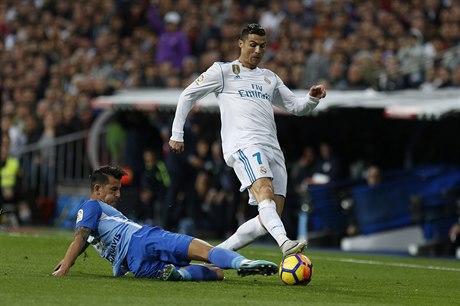 Real Madrid vs. Malaga: domácí hvzda Cristiano Ronaldo uniká Luisi...