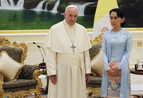 Pape Frantiek a barmská vdkyn Su ij.