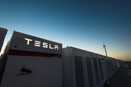 Tesla postavila nejvtí baterii ve vtrném parku v Austrálii.