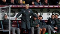 Burnley vs. Arsenal, Premier League. Kou host Arsne Wenger.