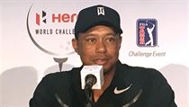 Tiger Woods na tiskové konferenci.