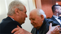 Zeman se v Moskvě setkal s Michailem Gorbačovem.