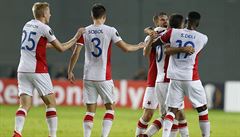 Maccabi Tel Aviv vs. Slavia Praha. Hosté slaví jeden z gólů v domácí síti. | na serveru Lidovky.cz | aktuální zprávy