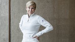 Kateřina Neumannová představuje rolák z kolekce olympijského oblečení pro ZOH...
