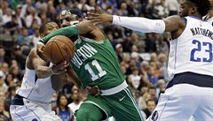 NBA: Boston v Dallasu prodlouil vtznou srii a v prodlouen