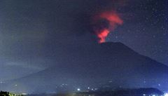 Erupce sopky na Bali. Chrlila dm a do vky 1500 metr