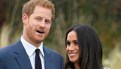 Princ Harry se snoubenkou Meghan Markleovou pózují pro novináe krátce po...