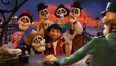 Miguel se setká se svými předky. Animovaný snímek Coco od studia Pixar (2017).