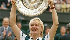 1.7.1998, Wimbledon, tenis, tenistka Jana Novotná slaví vítězství, talíř pro...