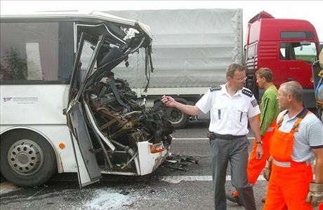 Nehoda autobusu - ilustraní foto.