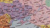 Diář ČD zobrazuje území Donbasu a Krymu šrafovaně v barvách Ukrajiny i Ruska.