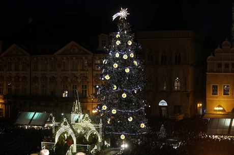 Rozsvcení vánoního stromu na Staromstském námstí 2. prosince 2017.