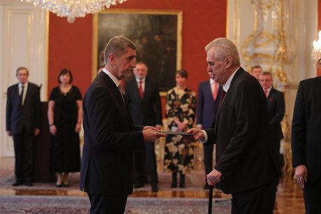 Prezident Miloš Zeman jmenoval Andreje Babiše (ANO) premiérem.